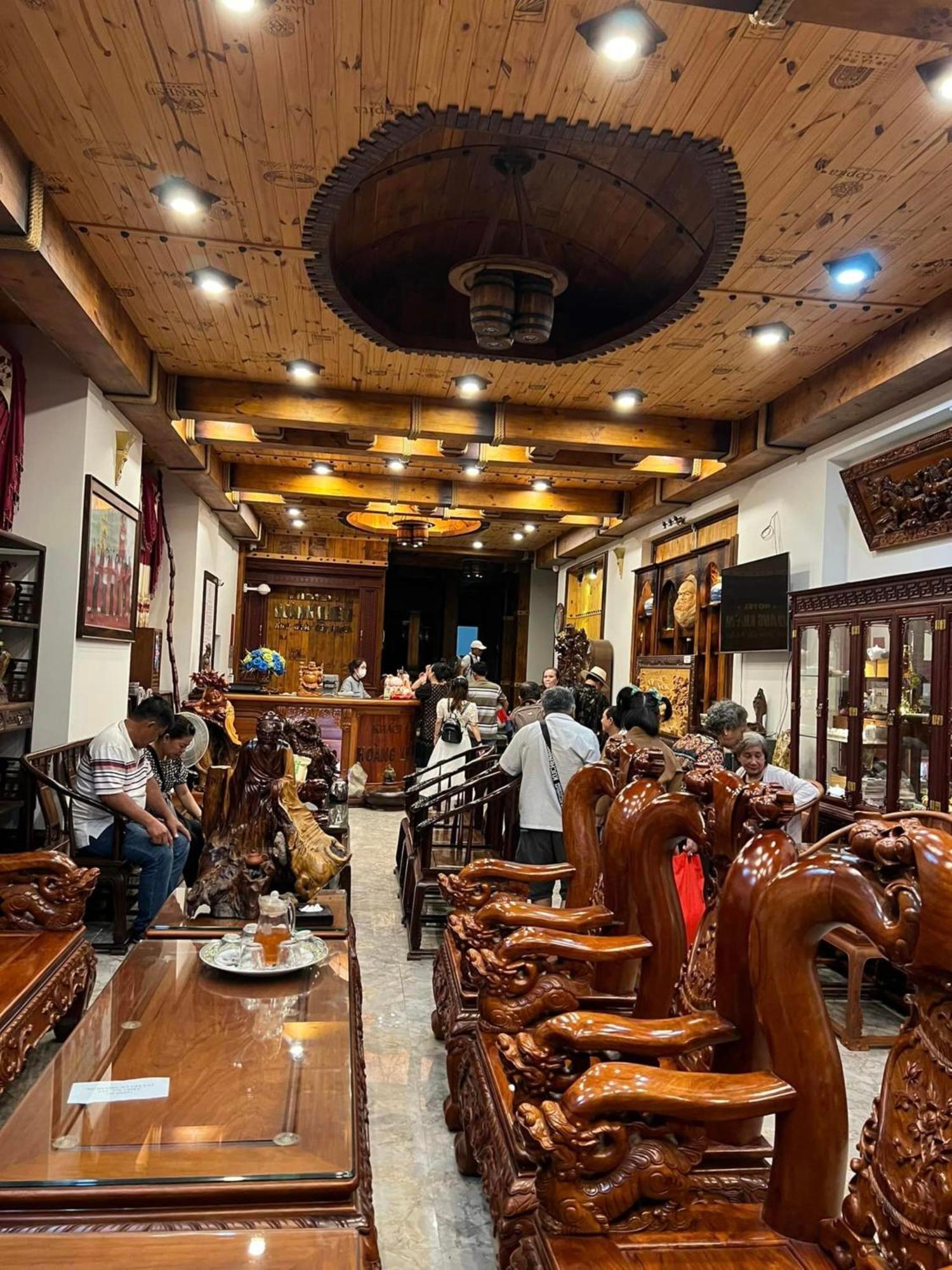 Hoang Khiem Hotel Pleiku Buitenkant foto