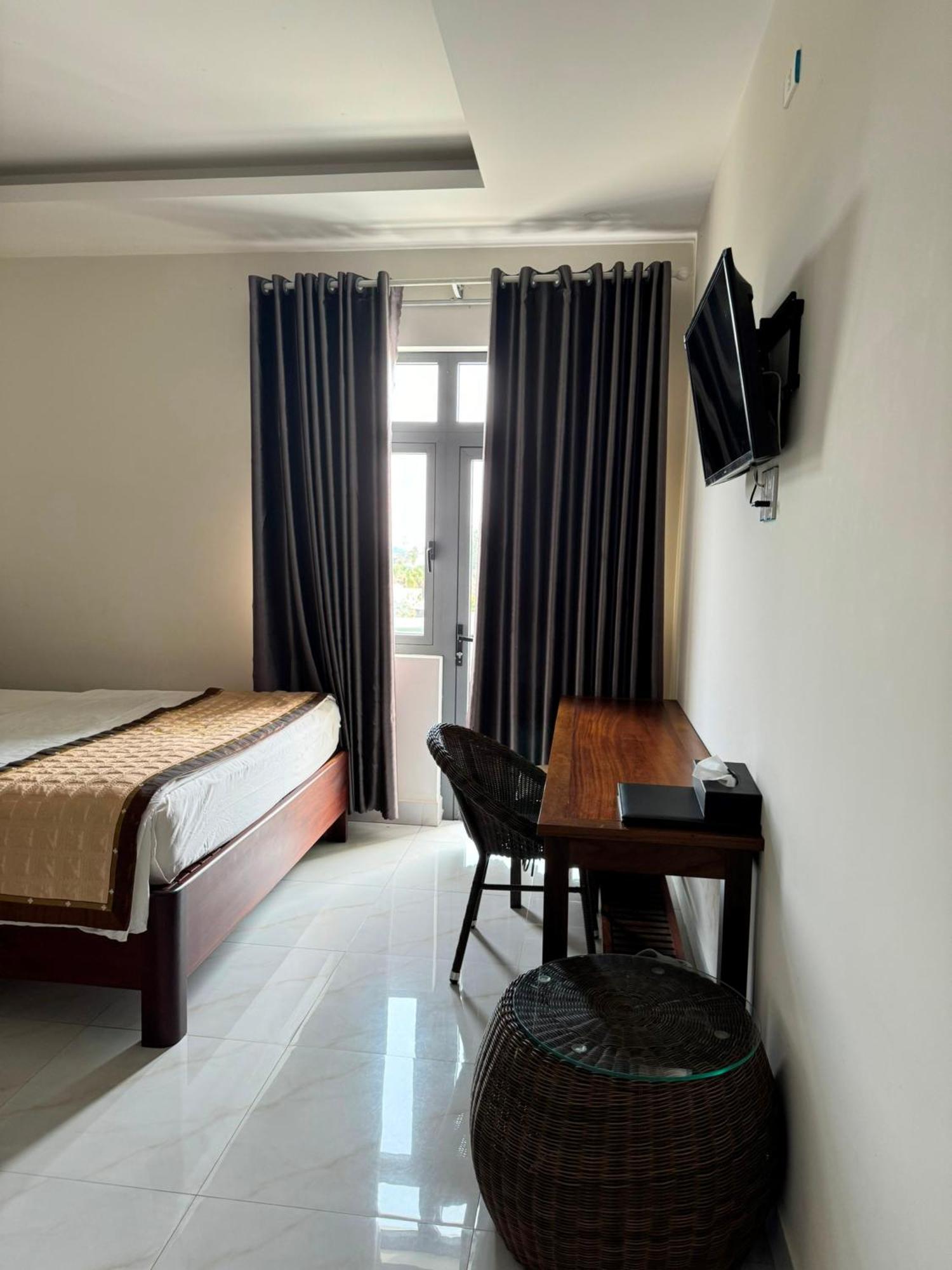 Hoang Khiem Hotel Pleiku Buitenkant foto